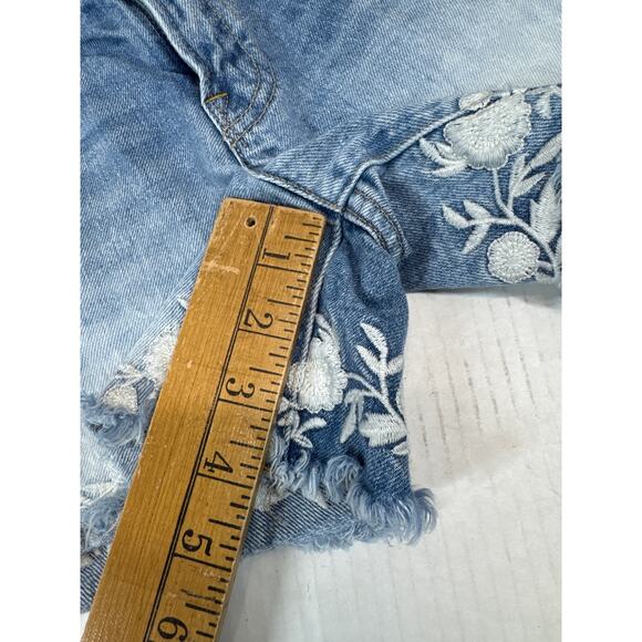Lucky Brand The Cut Off Shorts Flowers Embroidered Womens Size 26 / 2 - Picture 3 of 6